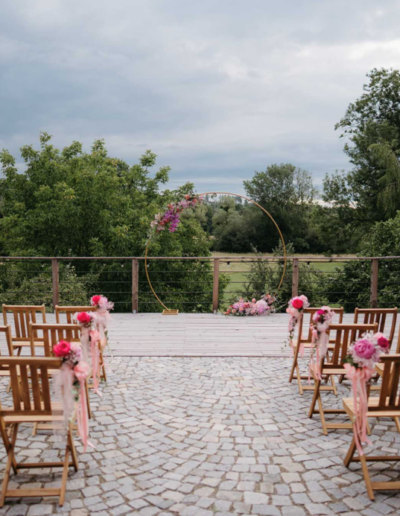 Dostatek svatební místo